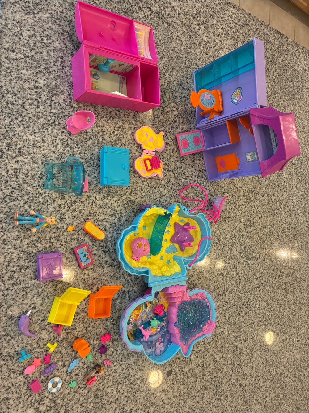Polly Pocket Mermaid Playset with Pink, Purple & Blue Accessories